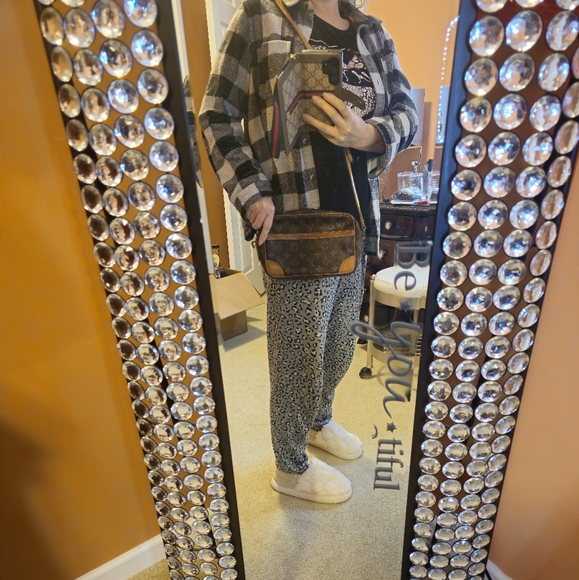 Louis Vuitton cross body 100% authentic - Picture 8 of 11